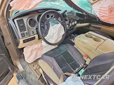 Zdjęcie 8 z 12 samochodu: 2012 TOYOTA TUNDRA GRADE VIN:5TFUY5F10CX269067 - miniatura
