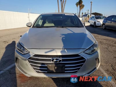 Piąte zdjęcie samochodu w środku: 2017 HYUNDAI ELANTRA SE VIN:KMHD74LFXHU092531 - miniatura
