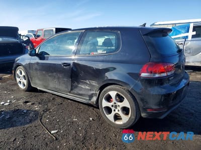 Drugie zdjęcie samochodu z przodu: 2010 VOLKSWAGEN GTI VIN:WVWFD7AJ6AW246175 - miniatura