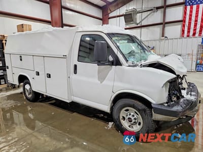 Czwarte zdjęcie samochodu z boku: 2023 GMC SAVANA CUTAWAY G3500 VIN:1GD07RFP8P1111187 - miniatura