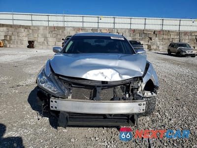 Piąte zdjęcie samochodu w środku: 2016 NISSAN ALTIMA 2.5 SR VIN:1N4AL3AP1GC283435 - miniatura