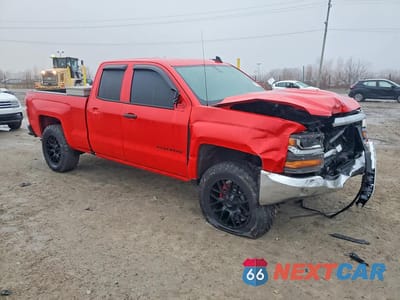 Czwarte zdjęcie samochodu z boku: 2016 CHEVROLET SILVERADO K1500 VIN:1GCVKNEC3GZ212039 - miniatura