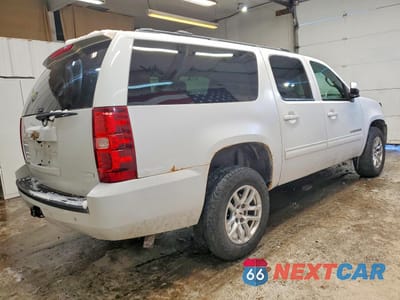 Trzecie zdjęcie samochodu z tyłu: 2011 CHEVROLET SUBURBAN K1500 LT VIN:1GNSKJE39BR186056 - miniatura