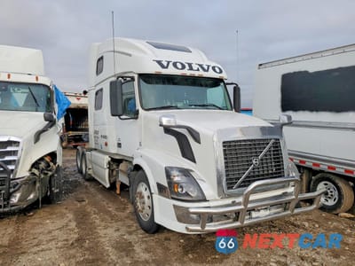 2007 VOLVO VN VNL - SEMI TRUCK 4V4NC9GH07N458023 - główne zdjęcie licytacji z USA - miniatura