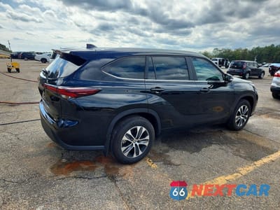 Trzecie zdjęcie samochodu z tyłu: 2025 TOYOTA HIGHLANDER XLE VIN:5TDKDRAHXSS554071 - miniatura