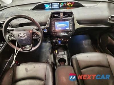 Zdjęcie 8 z 11 samochodu: 2020 TOYOTA PRIUS XLE AWD-E VIN:JTDL9RFU0L3015215 - miniatura