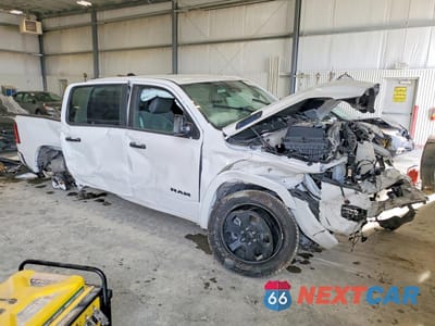 Czwarte zdjęcie samochodu z boku: 2025 RAM 1500 BIG HORN VIN:1C6RRFFG6SN245922 - miniatura