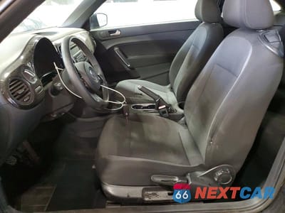 Zdjęcie 7 z 11 samochodu: 2012 VOLKSWAGEN BEETLE VIN:3VWAX7AT8CM647214 - miniatura