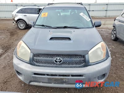 Piąte zdjęcie samochodu w środku: 2004 TOYOTA RAV4 VIN:JTEGD20V640018501 - miniatura