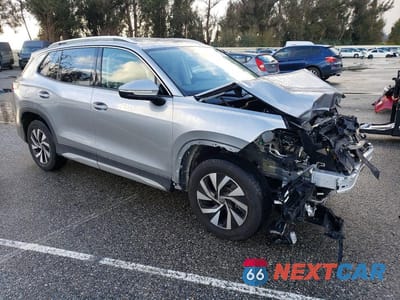 Czwarte zdjęcie samochodu z boku: 2025 VOLKSWAGEN TIGUAN S VIN:3VVCR7RM8SM038062 - miniatura