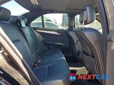 Zdjęcie 10 z 12 samochodu: 2013 MERCEDES-BENZ C 250 VIN:WDDGF4HB2DR250695 - miniatura