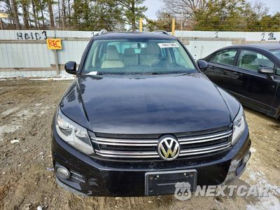 Piąte zdjęcie samochodu w środku: 2013 VOLKSWAGEN TIGUAN S VIN:WVGAV7AX5DW545023 - miniatura