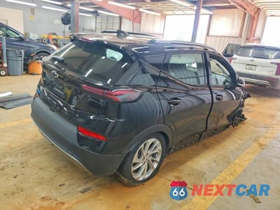 Trzecie zdjęcie samochodu z tyłu: 2023 CHEVROLET BOLT EUV LT VIN:1G1FY6S02P4167362 - miniatura