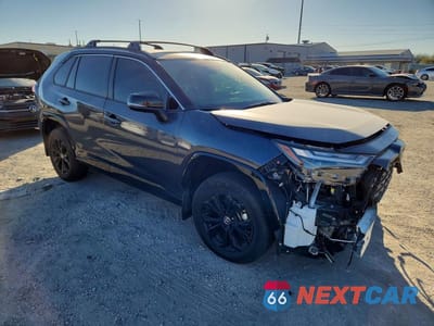 Czwarte zdjęcie samochodu z boku: 2024 TOYOTA RAV4 XSE VIN:JTME6RFV1RJ051395 - miniatura