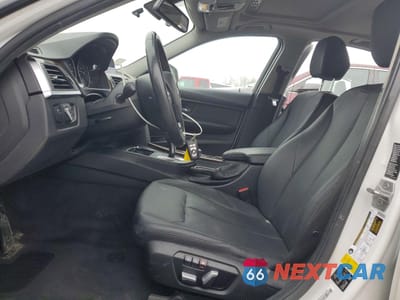 Zdjęcie 7 z 14 samochodu: 2017 BMW 320 XI VIN:WBA8E5G34HNU44642 - miniatura