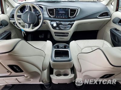 Zdjęcie 8 z 13 samochodu: 2018 CHRYSLER PACIFICA HYBRID LIMITED VIN:2C4RC1N79JR105377 - miniatura