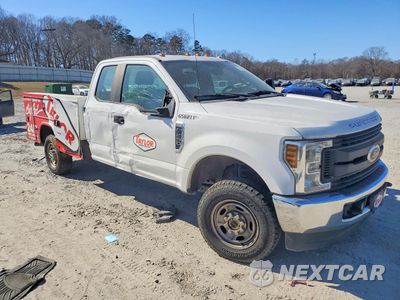 Czwarte zdjęcie samochodu z boku: 2019 FORD F250 SUPER VIN:1FD7X2B62KEG56211 - miniatura