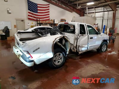 Trzecie zdjęcie samochodu z tyłu: 2011 DODGE DAKOTA ST VIN:1D7RW2BK6BS713031 - miniatura