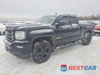 2017 GMC SIERRA K1500 1GTV2LEC7HZ286117 - główne zdjęcie licytacji z USA - miniatura