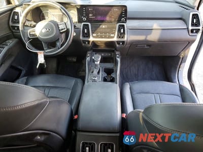 Zdjęcie 8 z 13 samochodu: 2021 KIA SORENTO EX VIN:5XYRHDLF1MG067486 - miniatura