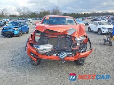 Piąte zdjęcie samochodu w środku: 2018 TOYOTA TACOMA TRD OFF-ROAD VIN:5TFCZ5AN6JX134580 - miniatura
