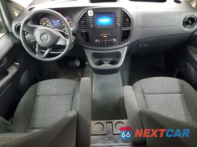 Zdjęcie 8 z 13 samochodu: 2021 MERCEDES-BENZ METRIS VIN:W1YV0BEY7M3846884 - miniatura