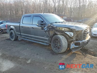 Czwarte zdjęcie samochodu z boku: 2017 FORD F150 SUPERCREW VIN:1FTFW1EG9HKE43560 - miniatura