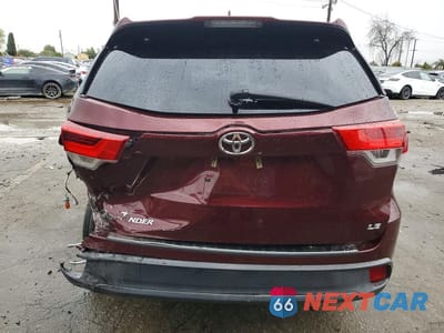 Zdjęcie 6 z 13 samochodu: 2017 TOYOTA HIGHLANDER LE VIN:5TDZZRFH5HS221651 - miniatura