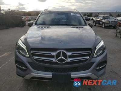 Piąte zdjęcie samochodu w środku: 2016 MERCEDES-BENZ GLE 350 4MATIC VIN:4JGDA5HB1GA758351 - miniatura