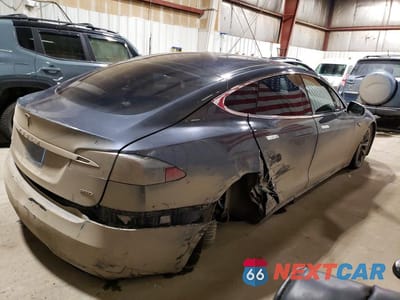 Trzecie zdjęcie samochodu z tyłu: 2016 TESLA MODEL S VIN:5YJSA1E27GF144887 - miniatura