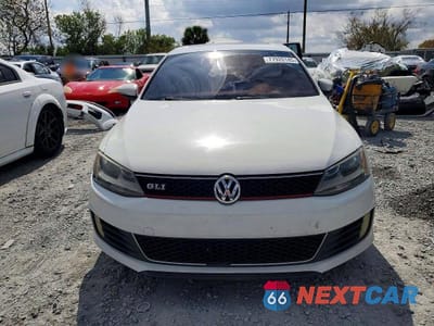 Piąte zdjęcie samochodu w środku: 2015 VOLKSWAGEN JETTA GLI VIN:3VW4T7AJ6FM303828 - miniatura