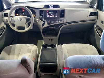 Zdjęcie 8 z 12 samochodu: 2014 TOYOTA SIENNA LE VIN:5TDKK3DCXES423830 - miniatura