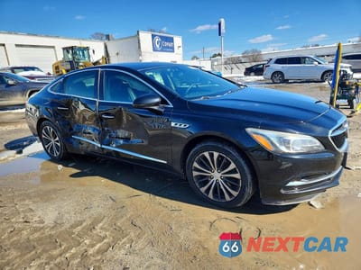 Czwarte zdjęcie samochodu z boku: 2017 BUICK LACROSSE ESSENCE VIN:1G4ZP5SS0HU163617 - miniatura