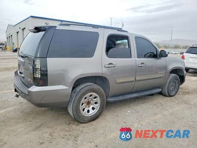 Trzecie zdjęcie samochodu z tyłu: 2008 GMC YUKON VIN:1GKFC13JX8R264821 - miniatura