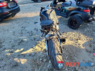 Czwarte zdjęcie samochodu z boku: 2013 BMW S 1000 RR VIN:WB1053408DZL18105 - miniatura