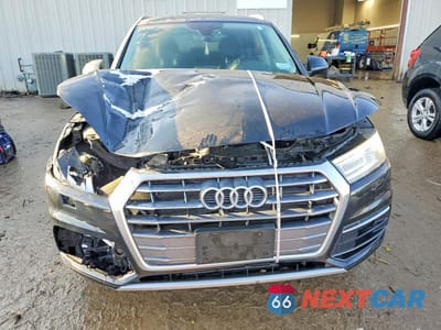 Piąte zdjęcie samochodu w środku: 2019 AUDI Q5 PREMIUM VIN:WA1ANAFYXK2119491 - miniatura
