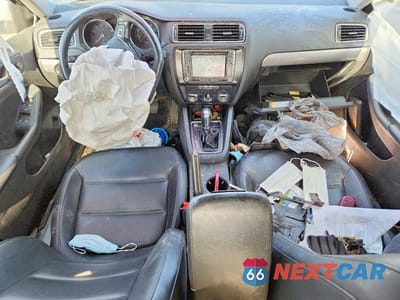 Zdjęcie 8 z 11 samochodu: 2018 VOLKSWAGEN JETTA SE VIN:3VWDB7AJ2JM236074 - miniatura