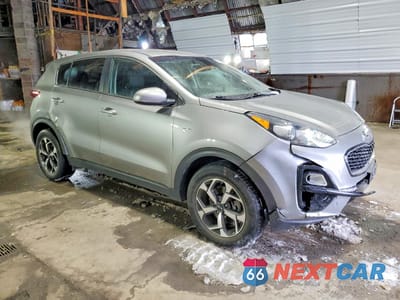 Czwarte zdjęcie samochodu z boku: 2020 KIA SPORTAGE LX VIN:KNDPMCAC9L7792576 - miniatura