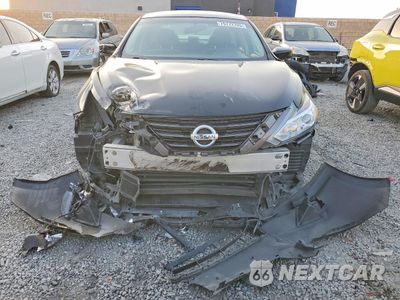 Piąte zdjęcie samochodu w środku: 2017 NISSAN ALTIMA 2.5 VIN:1N4AL3AP3HN318420 - miniatura