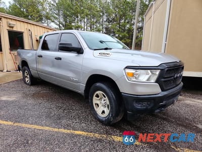 Czwarte zdjęcie samochodu z boku: 2019 RAM 1500 TRADESMAN VIN:1C6SRFNT3KN759288 - miniatura
