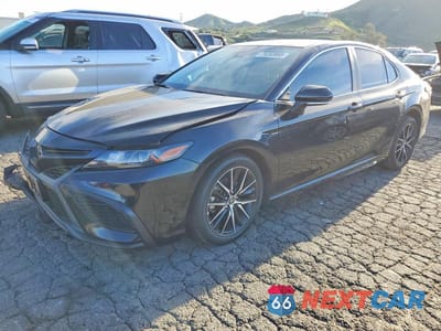 2024 TOYOTA CAMRY SE 4T1G11AK5RU909306 - główne zdjęcie licytacji z USA - miniatura