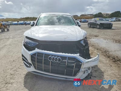 Piąte zdjęcie samochodu w środku: 2021 AUDI Q5 PREMIUM VIN:WA1AAAFY8M2071830 - miniatura