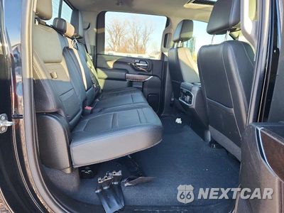 Zdjęcie 6 z 11 samochodu: 2022 GMC SIERRA K3500 DENALI VIN:1GT49WEYXNF259916 - miniatura