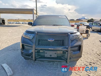 Piąte zdjęcie samochodu w środku: 2023 FORD EXPLORER POLICE INTERCEPTOR VIN:1FM5K8AB3PGA32663 - miniatura