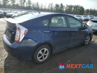 Trzecie zdjęcie samochodu z tyłu: 2013 TOYOTA PRIUS TWO VIN:JTDKN3DU8D1617462 - miniatura