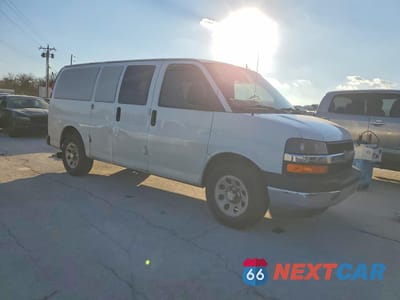 Czwarte zdjęcie samochodu z boku: 2014 CHEVROLET EXPRESS G1500 LT VIN:1GBSGCF4XE1139834 - miniatura