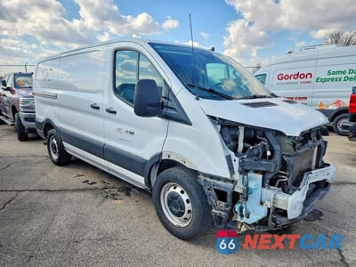 Czwarte zdjęcie samochodu z boku: 2023 FORD TRANSIT 150 DELIVERY VAN VIN:1FTYE1Y82PKA70523 - miniatura