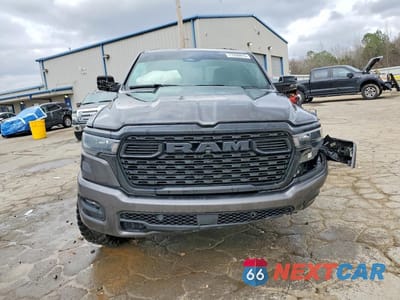 Piąte zdjęcie samochodu w środku: 2025 RAM 1500 BIG HORN VIN:1C6SRFFP3SN633420 - miniatura