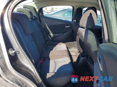 Zdjęcie 10 z 13 samochodu: 2016 TOYOTA YARIS VIN:3MYDLBYV6GY111495 - miniatura