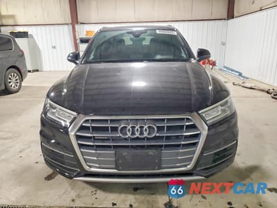 Piąte zdjęcie samochodu w środku: 2020 AUDI Q5 PREMIUM VIN:WA1ANAFY6L2036593 - miniatura